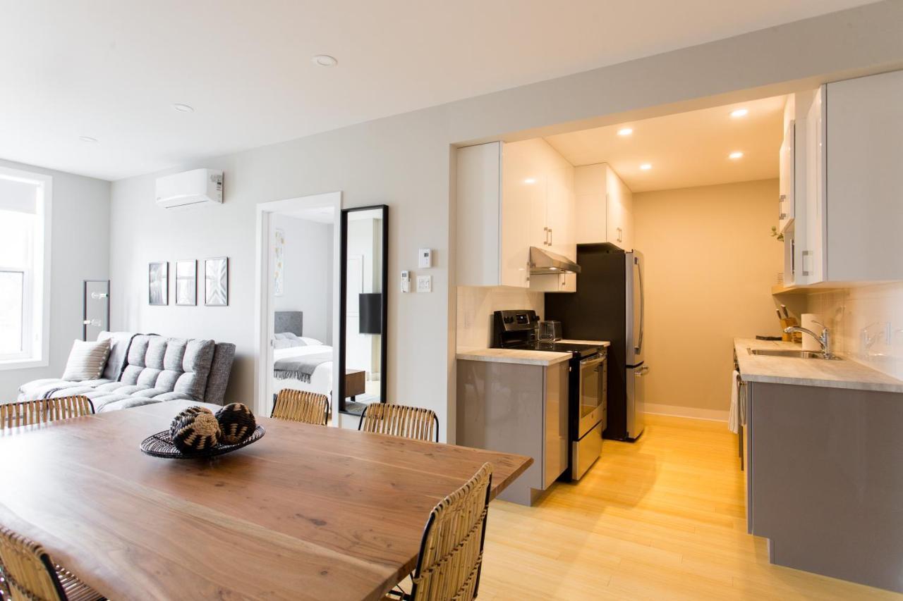 Trendy Little Italy 3 Bedroom Condo By Den Stays モントリオール エクステリア 写真