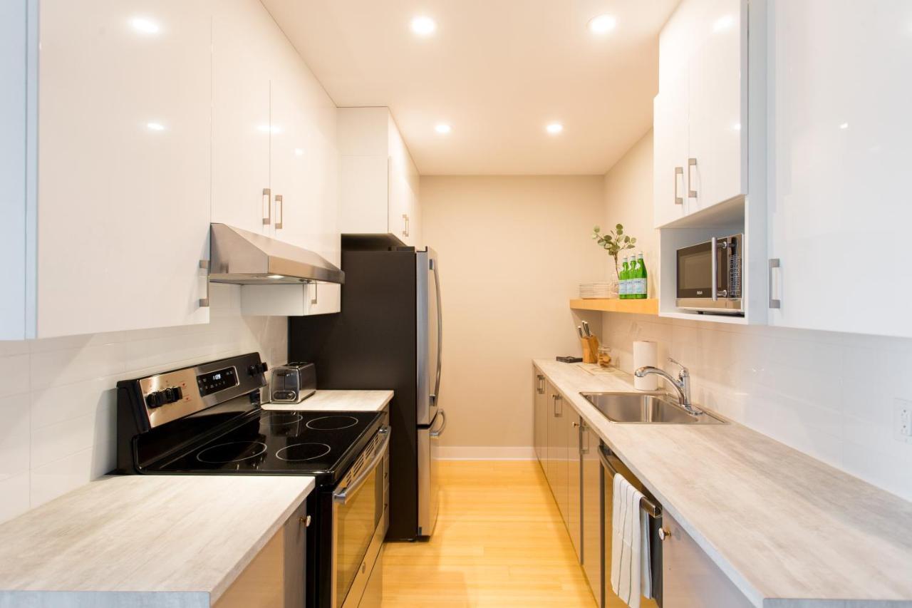 Trendy Little Italy 3 Bedroom Condo By Den Stays モントリオール エクステリア 写真