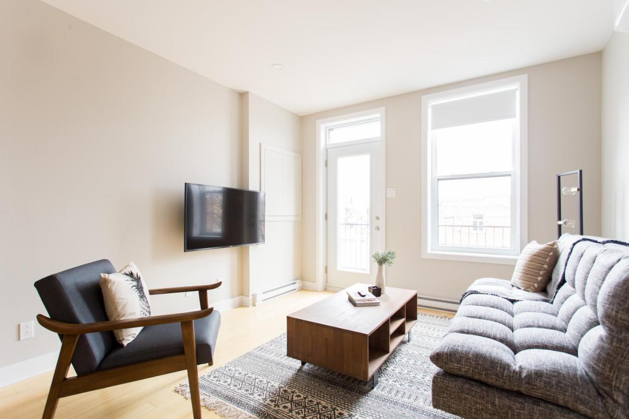 Trendy Little Italy 3 Bedroom Condo By Den Stays モントリオール エクステリア 写真
