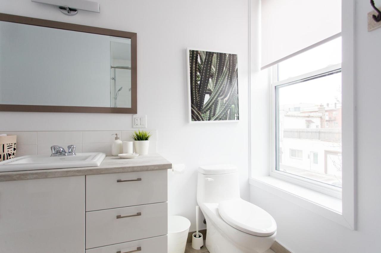 Trendy Little Italy 3 Bedroom Condo By Den Stays モントリオール エクステリア 写真