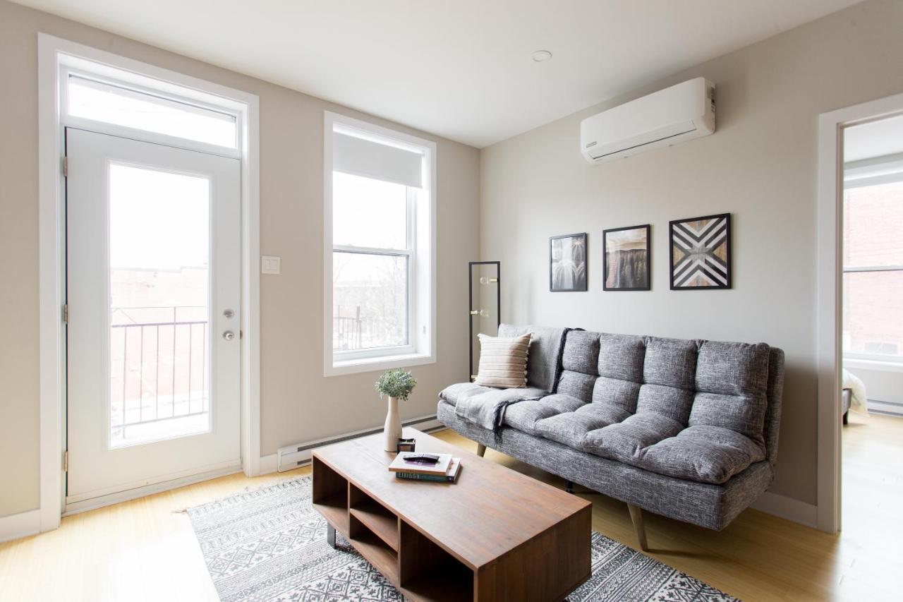 Trendy Little Italy 3 Bedroom Condo By Den Stays モントリオール エクステリア 写真