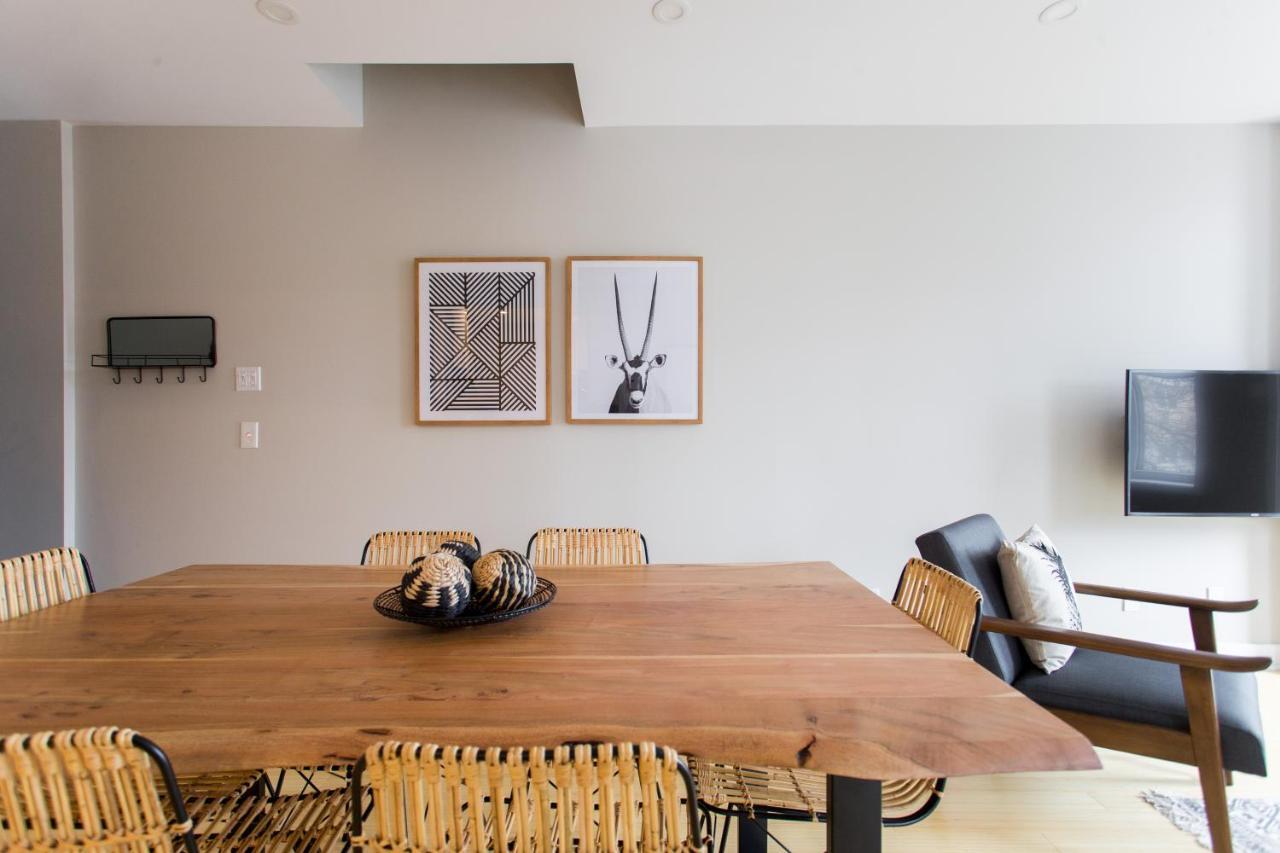 Trendy Little Italy 3 Bedroom Condo By Den Stays モントリオール エクステリア 写真