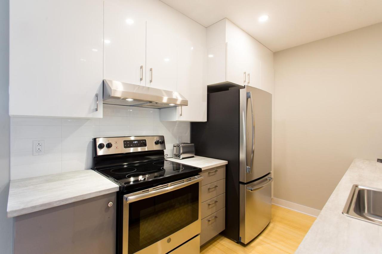 Trendy Little Italy 3 Bedroom Condo By Den Stays モントリオール エクステリア 写真